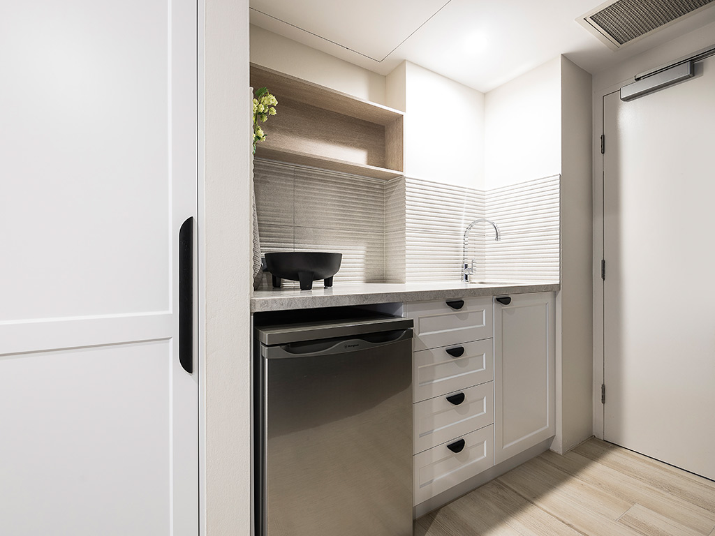 Deluxe Ocean View Studio | The Sebel Sydney Manly Beach